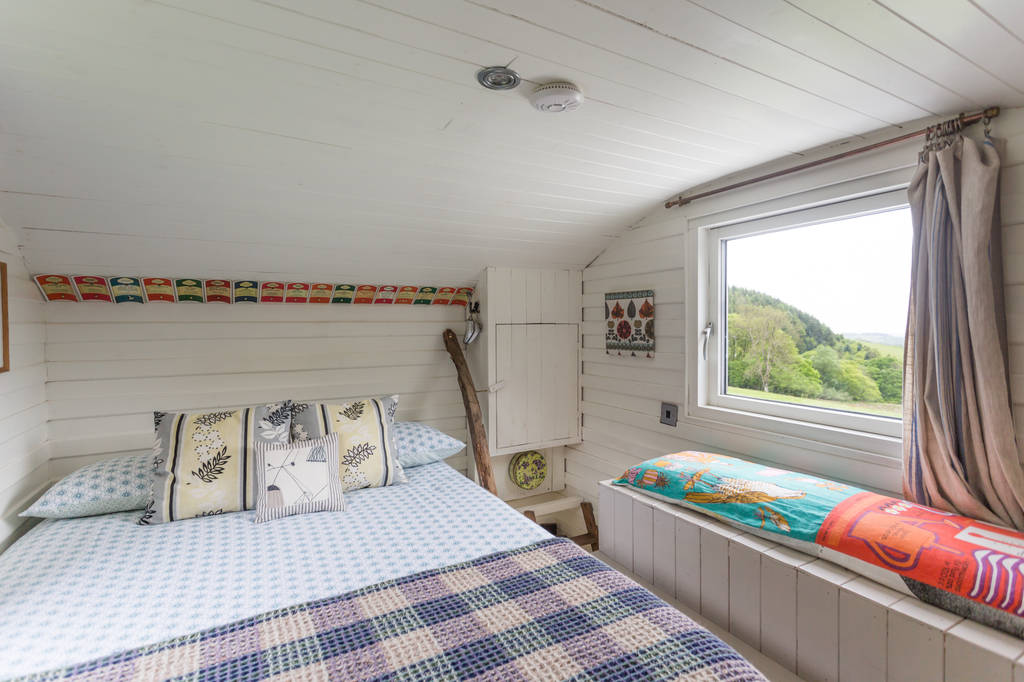 Caban Cader window seat