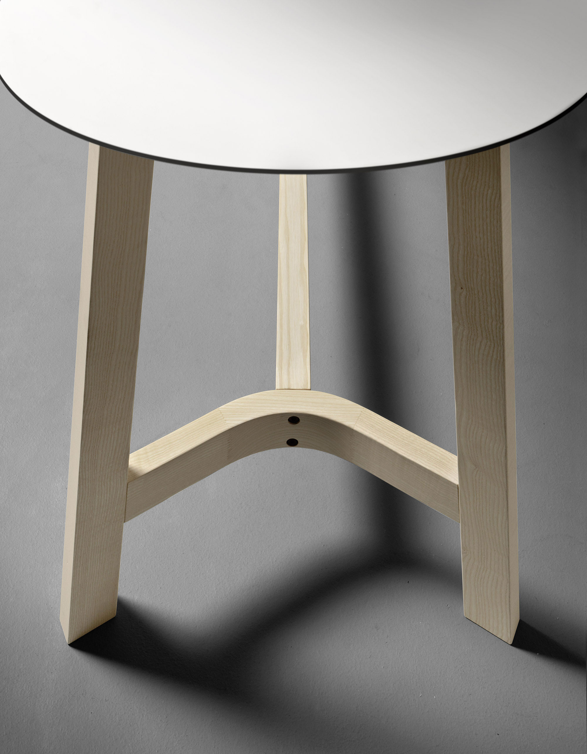 VERY_WOOD_Rond_Table_T07FX_detail_web.jpg