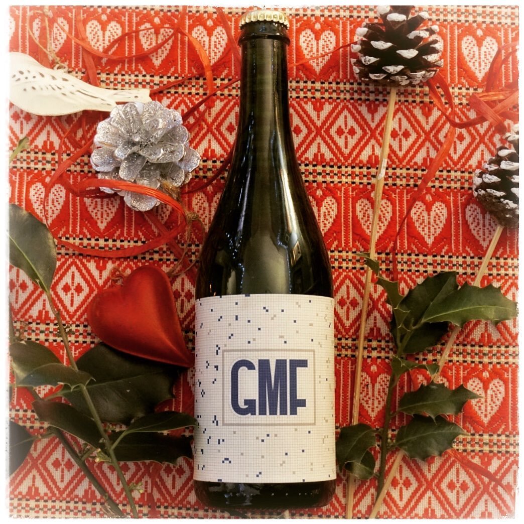 Our 2018 GMF is now available in our online shop, labels should arrive by Tuesday so we can get shipped out by the back end of the week.  We were pouring it this weekend and getting great feedback.  Pairs well with present opening ☺️ #sparklingwine #
