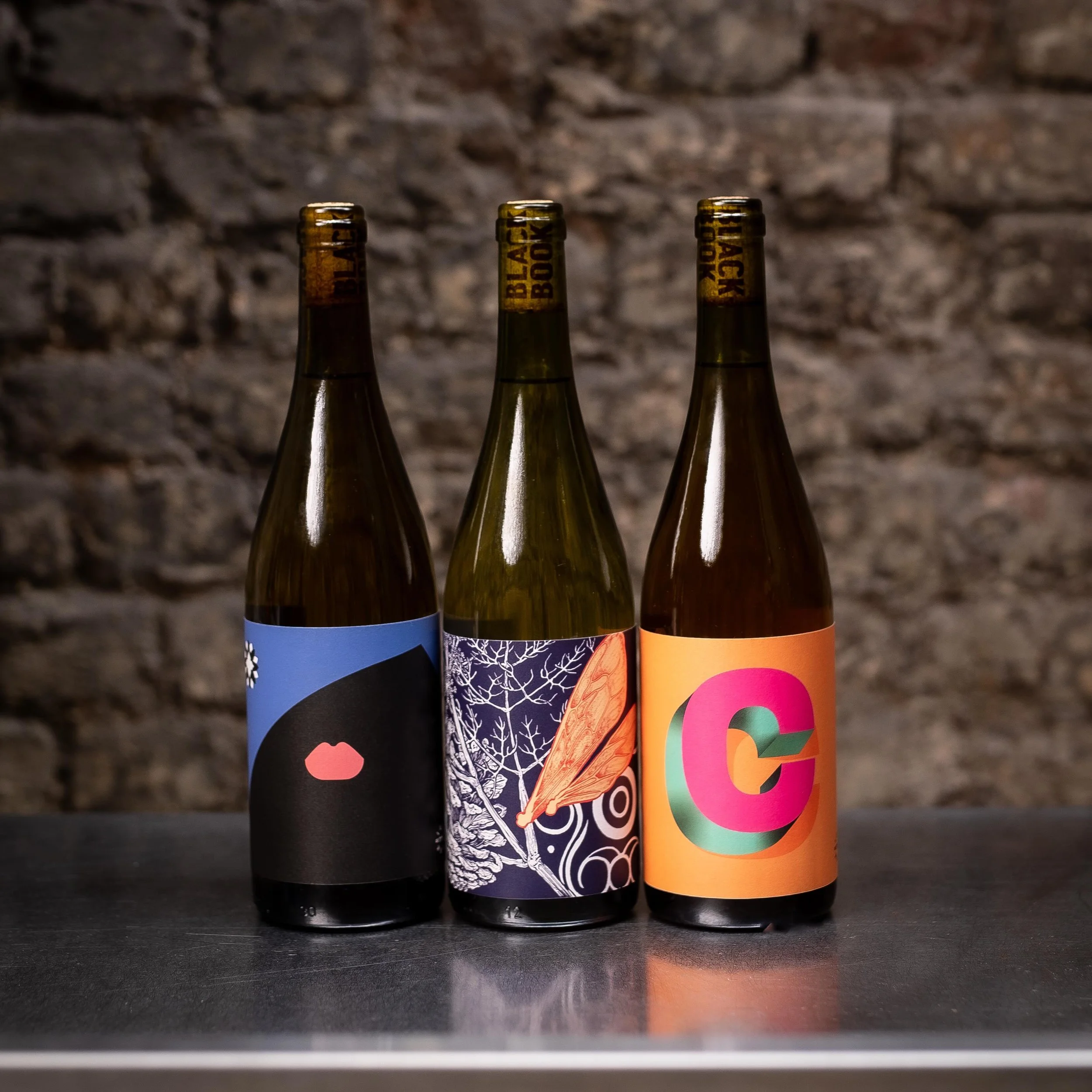 What are you doing with this extra day off today? 

Why not try out something different with a wine made just around the corner&hellip;

Our experimental trio combines:

💚🌱our London grown and made &lsquo;Tamesis&rsquo; - a 100% zippy and delicious