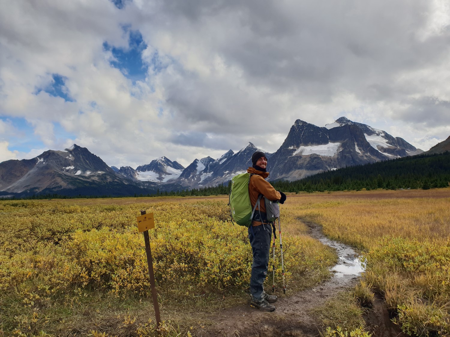 Behold, the stunning Eremite Valley is a spectacular place to explore on a half-day hike from Surprise Point.