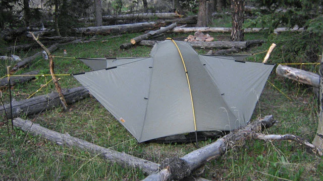 THE TARPTENT DOUBLE RAINBOW HAS TWO VESTIBULES THAT CAN BE RAISED OPEN TO PROVIDE VENTILATION AND VIEWS, EVEN IN RAIN.