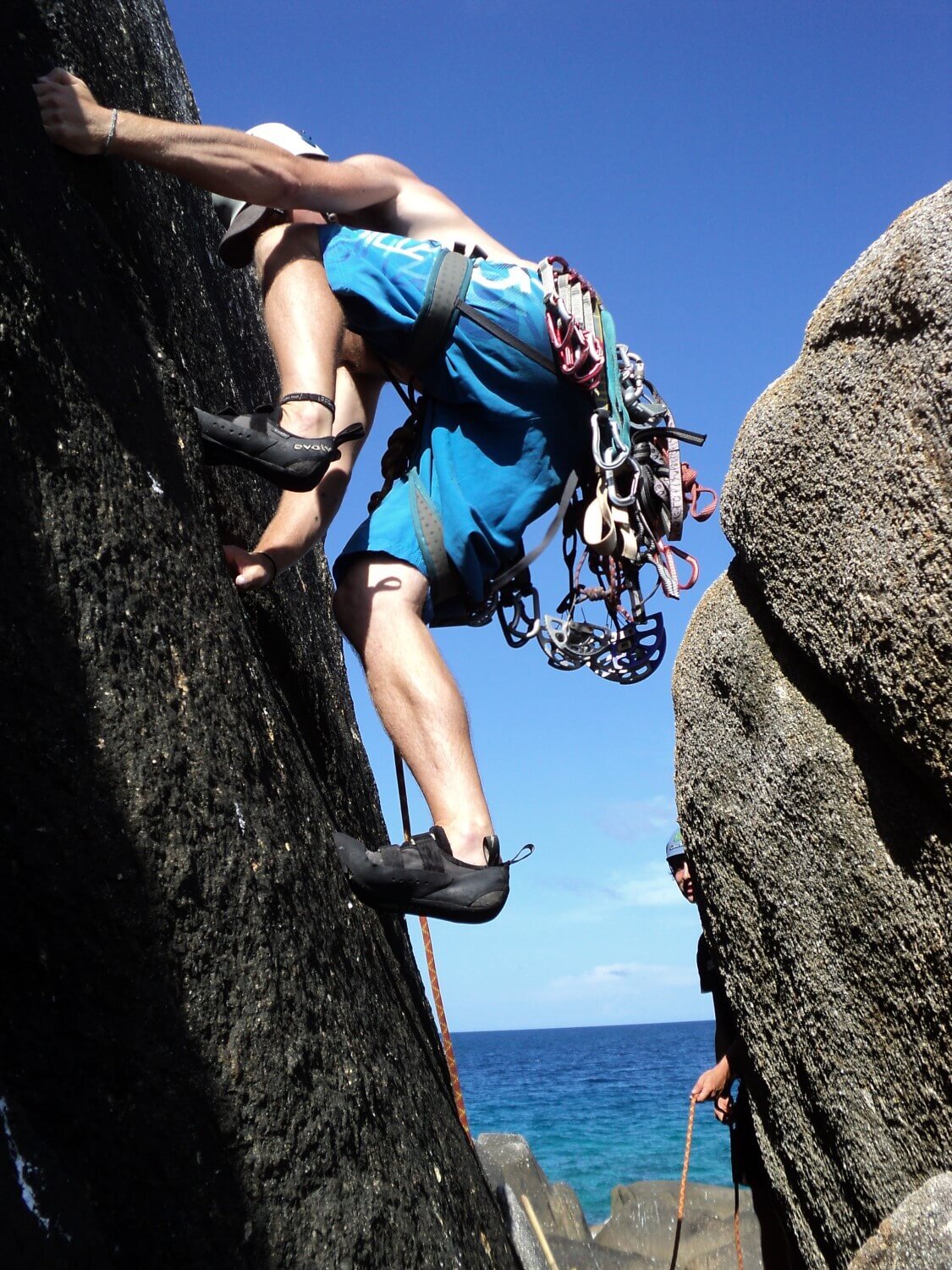 Bouldering vs Rock Climbing — Ultimate Gear Lists