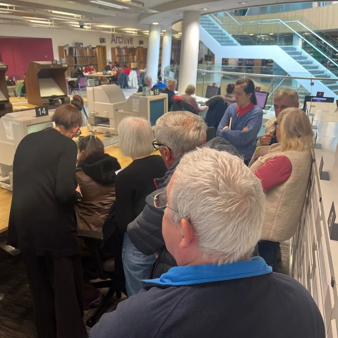 Our History Detectives receiving investigation and story hunting training from @liverpoolcentrallibrary staff last week for their first session in the archives! 

The group are digging up whatever they can find about the past of the walled garden, ch