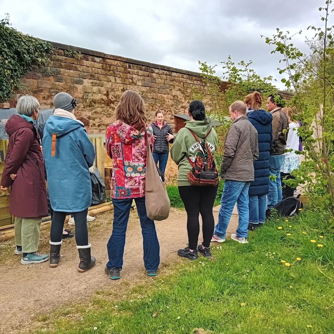 Beautiful sunny Herb Walk with Sue Sprung Medical Herbalist yesterday 🌿

It's different every time, depending on season, route and so on. This time the group came across yarrow, nettles, dandelion, plantain, daisies, comfrey, hawthorn, solomon's sea