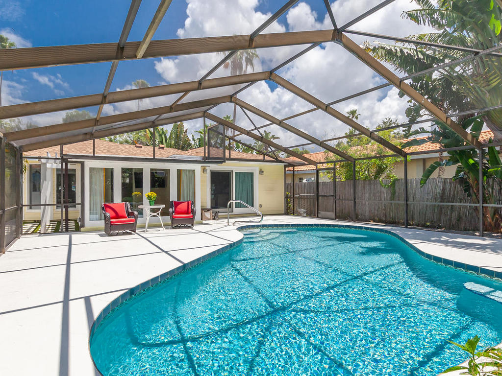 1952 Hibiscus St Sarasota FL-043-013-C H P team 043-MLS_Size.jpg
