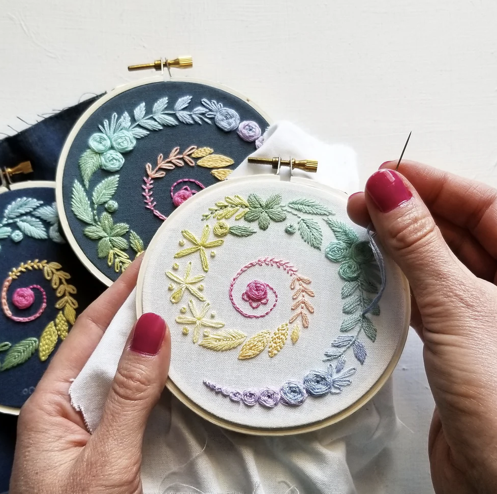 embroidery-floral-spiral.png