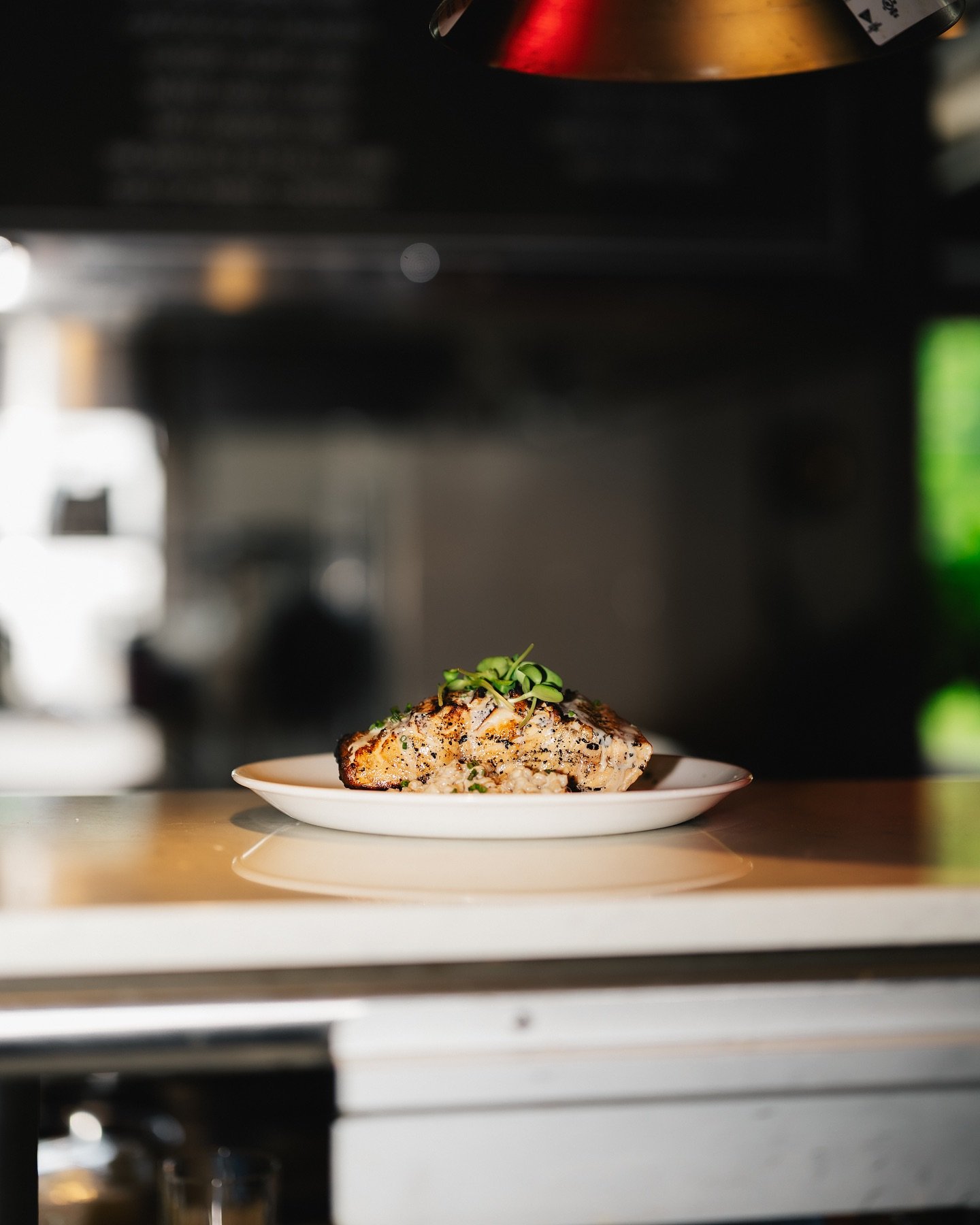 No plans tonight? Now you do. Make your weeknight cozy and delicious. 🕯️✨ 

𝗪𝗼𝗼𝗱 𝗚𝗿𝗶𝗹𝗹𝗲𝗱 𝗦𝗮𝗹𝗺𝗼𝗻&mdash; 𝘣𝘶𝘵𝘵𝘦𝘳𝘯𝘶𝘵 𝘴𝘲𝘶𝘢𝘴𝘩, 𝘭𝘦𝘮𝘰𝘯 𝘱𝘰𝘵𝘢𝘵𝘰 𝘧𝘳𝘪𝘵𝘵𝘦𝘳𝘴, 𝘧𝘳𝘪𝘦𝘥 𝘤𝘢𝘱𝘦𝘳𝘴, + 𝘤𝘩𝘢𝘳𝘥𝘰𝘯𝘯𝘢𝘺 𝘴𝘢𝘶