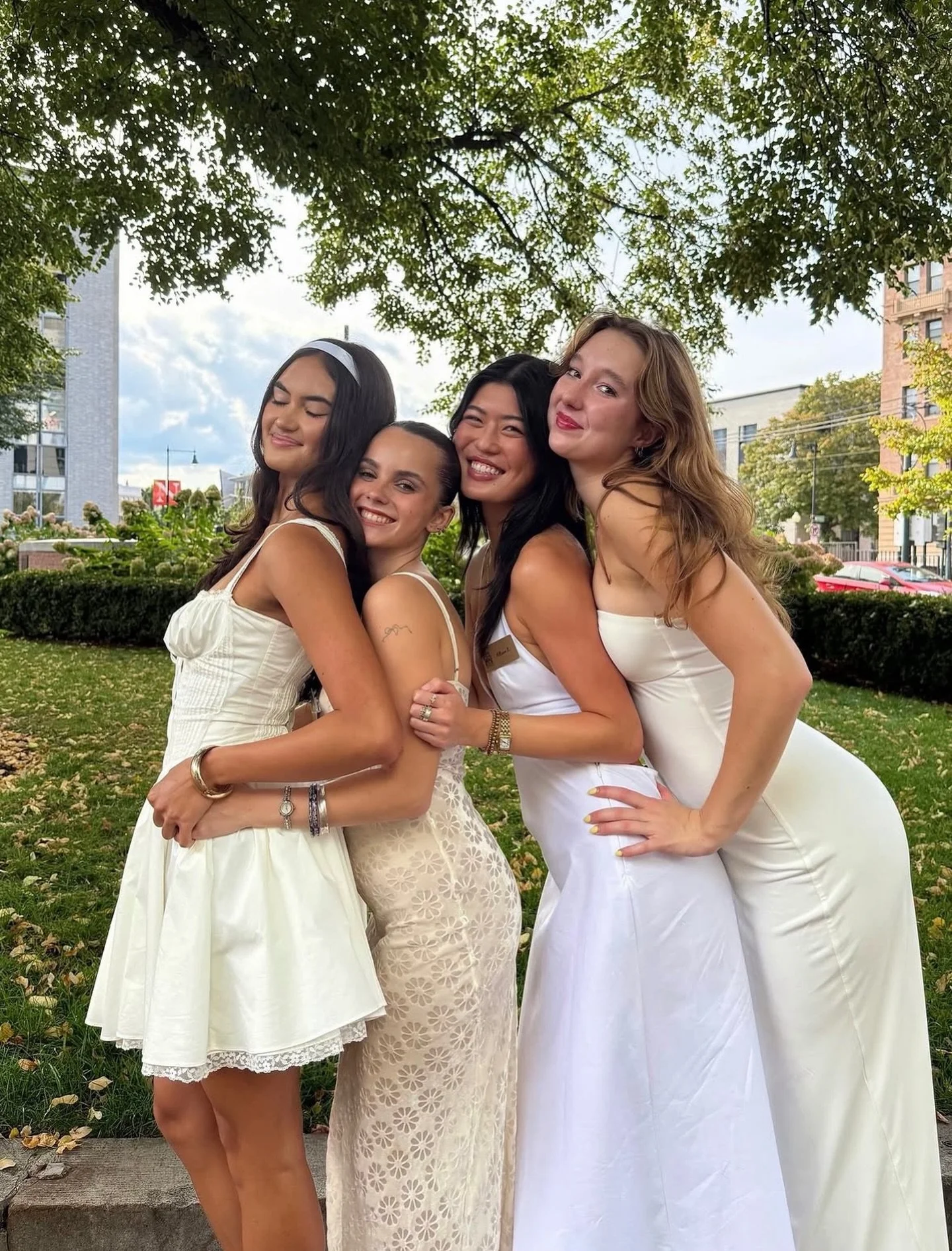 The sweetest sisters! @aephinortheastern 

#aephi #sorority #sororitylife #gogreel #sisters