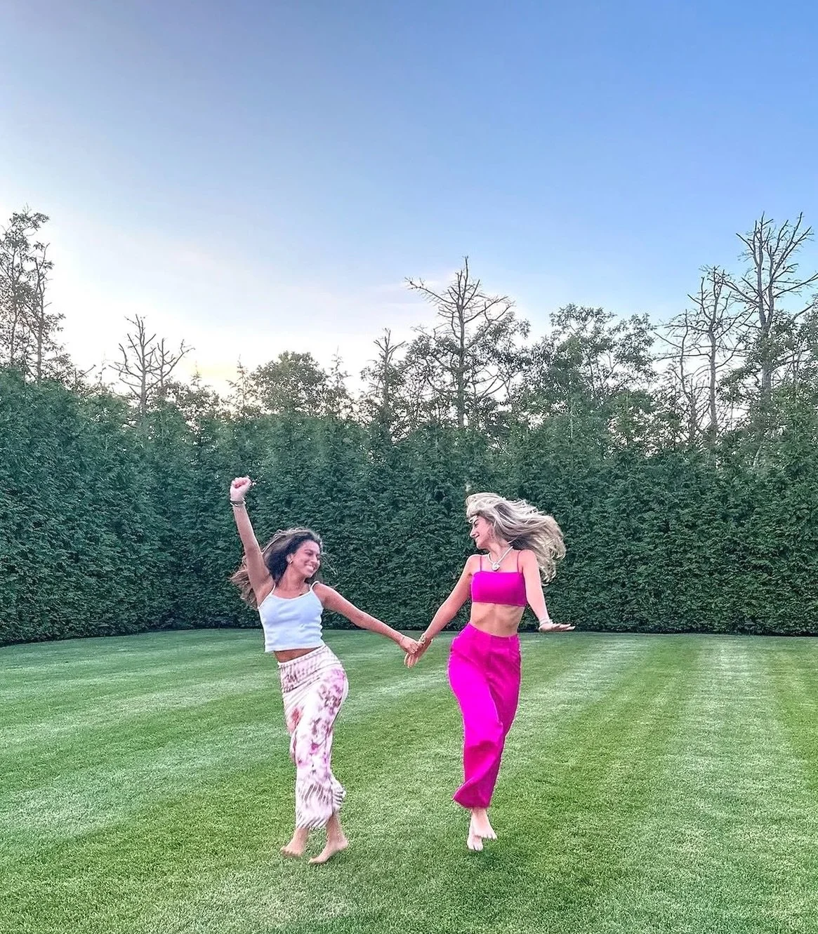 Getting ready for a phi summer! Tag a sister you&rsquo;re gonna see over the summer 🥰

#aephi #sorority #gogreek #sisters #sisterhood