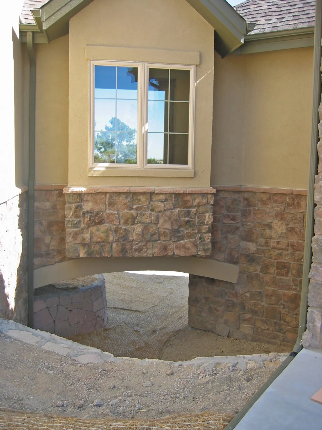 mo exterior 4.jpg