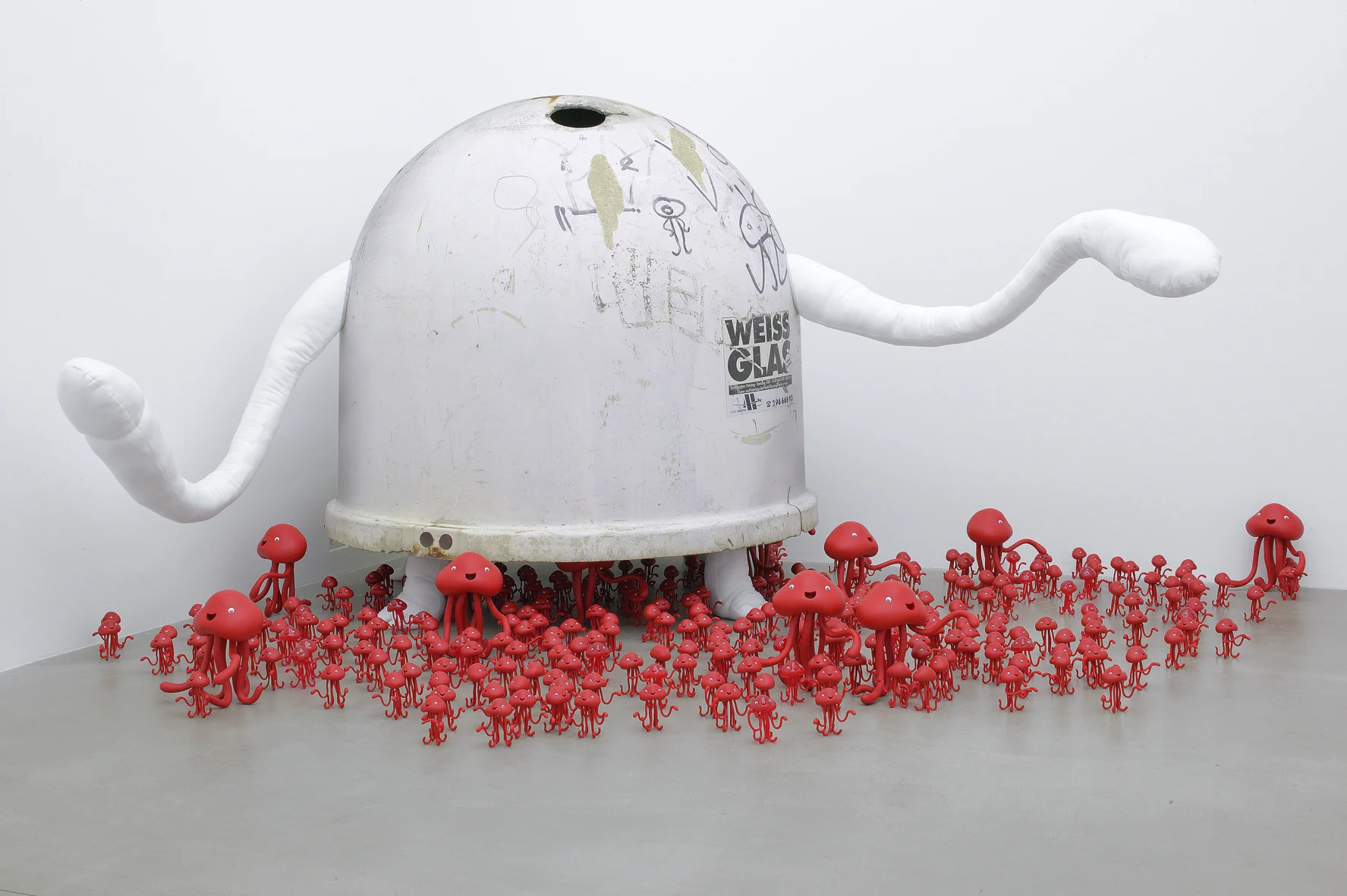 SM04_UFOsculpture.jpg