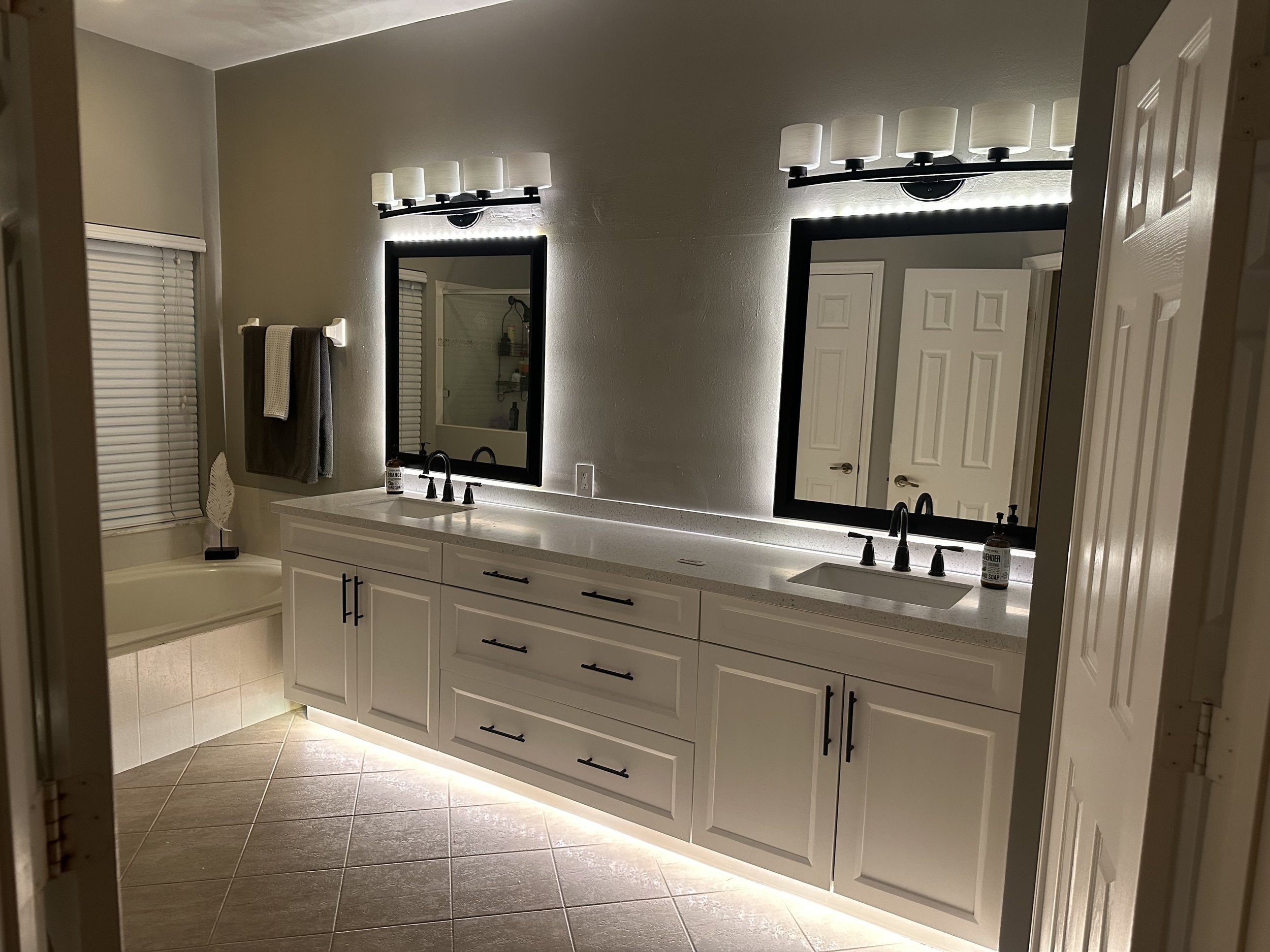 delvago bathroom led lighting.JPG