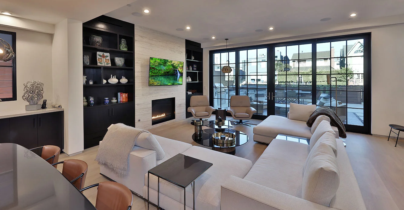 Modern-architecture-open-concept-livingroom-SiliconBay.JPG