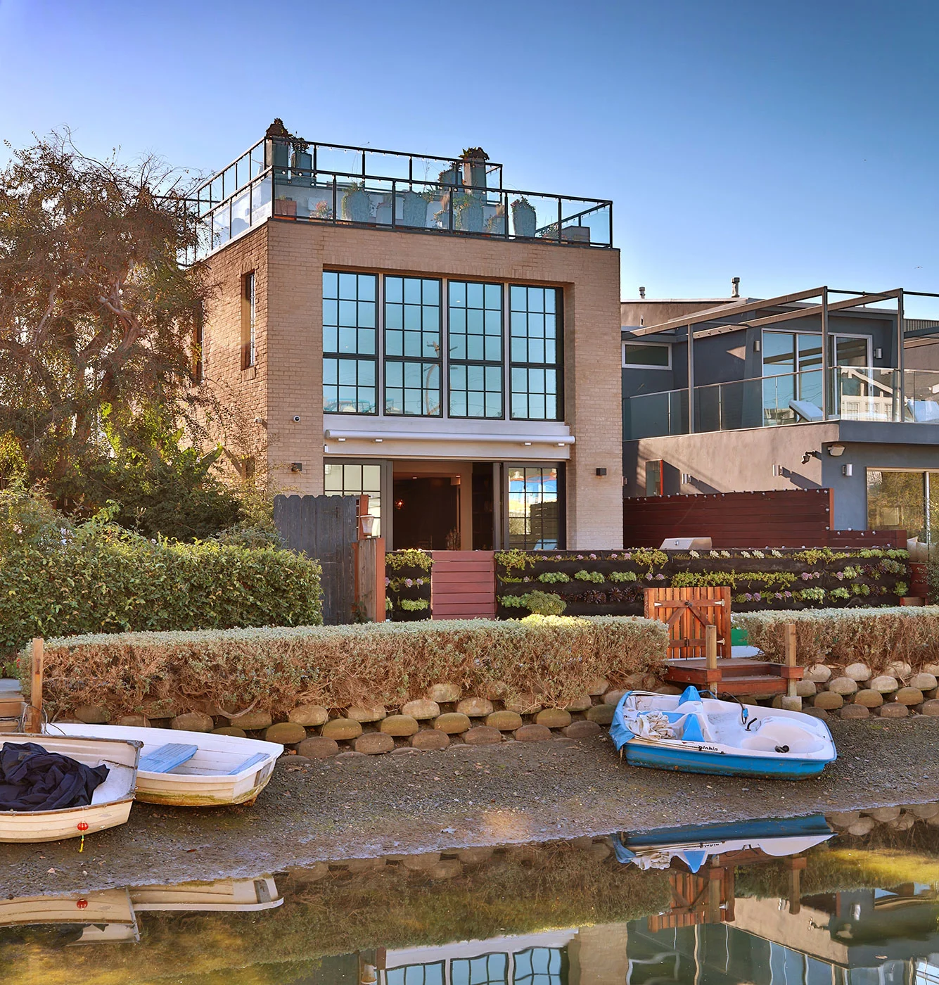 Modern-exterior-architechture-los-angeles-SiliconBay.JPG