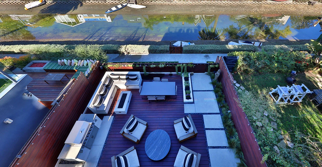 Modern-outdoor-living-deck-Venice-canals-SiliconBay.JPG