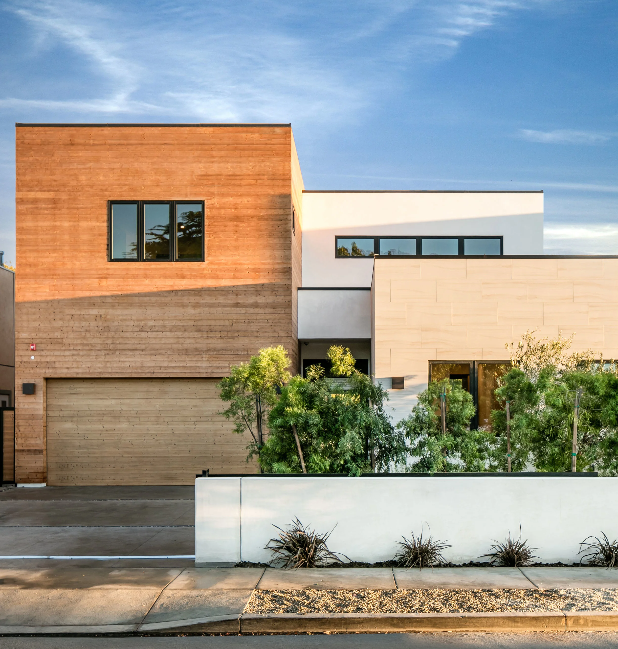 1-Contemporary-Architecture-LosAngeles-exterior-SiliconBay.jpg