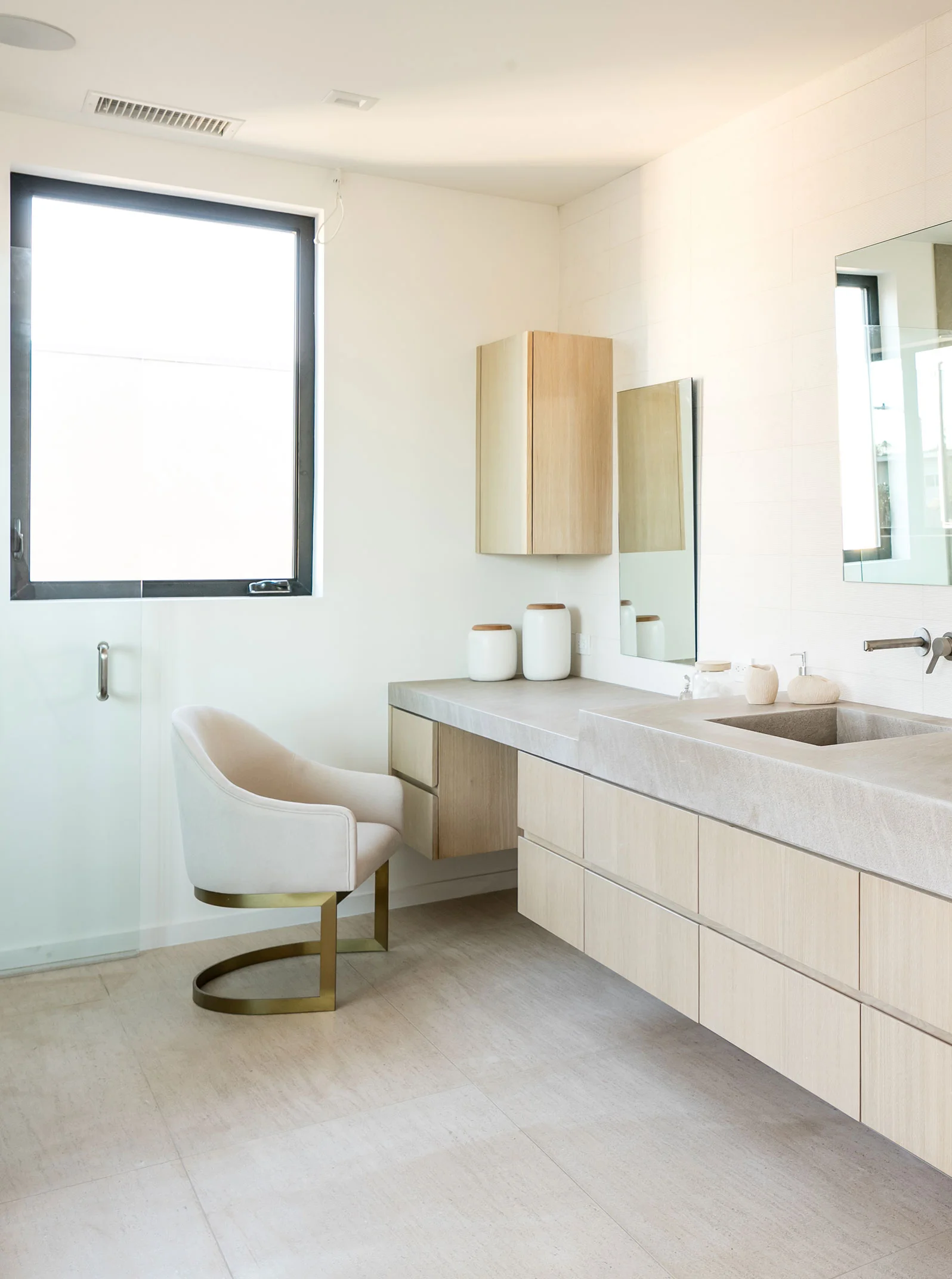 13-Contemporary-Master-Bath-Los-Angeles-SiliconBay.jpg
