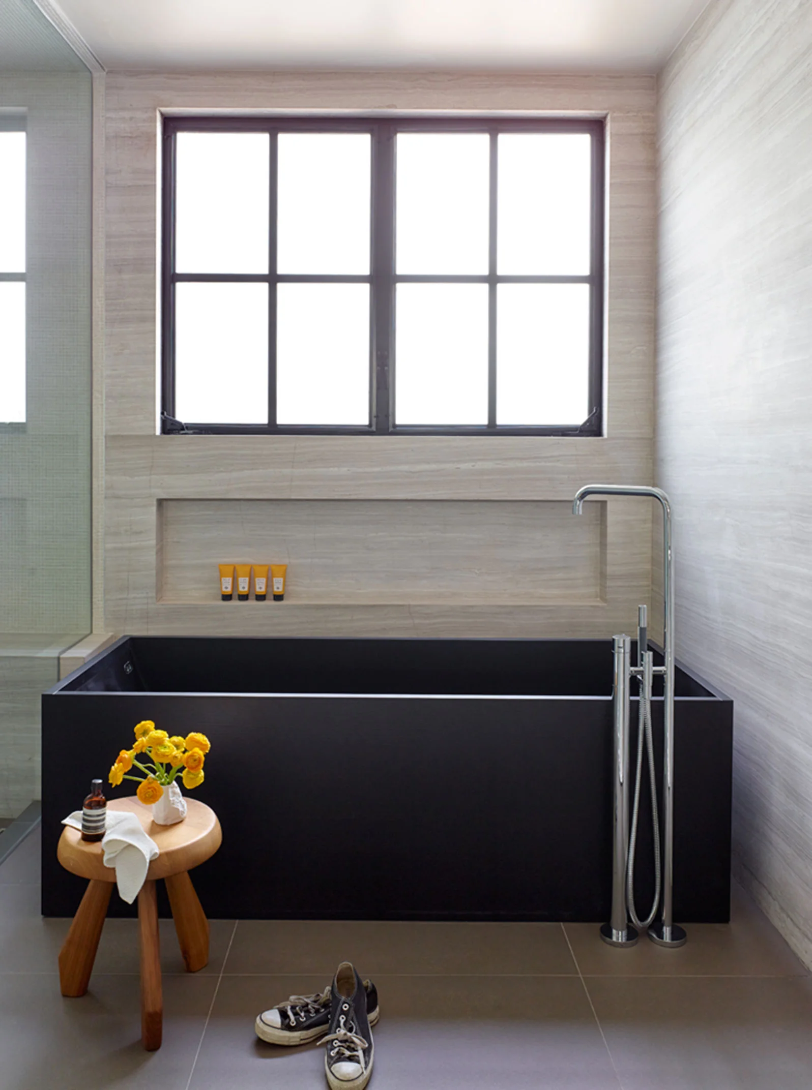 SiliconBay-modern-bathroom-tub-losangeles.jpg