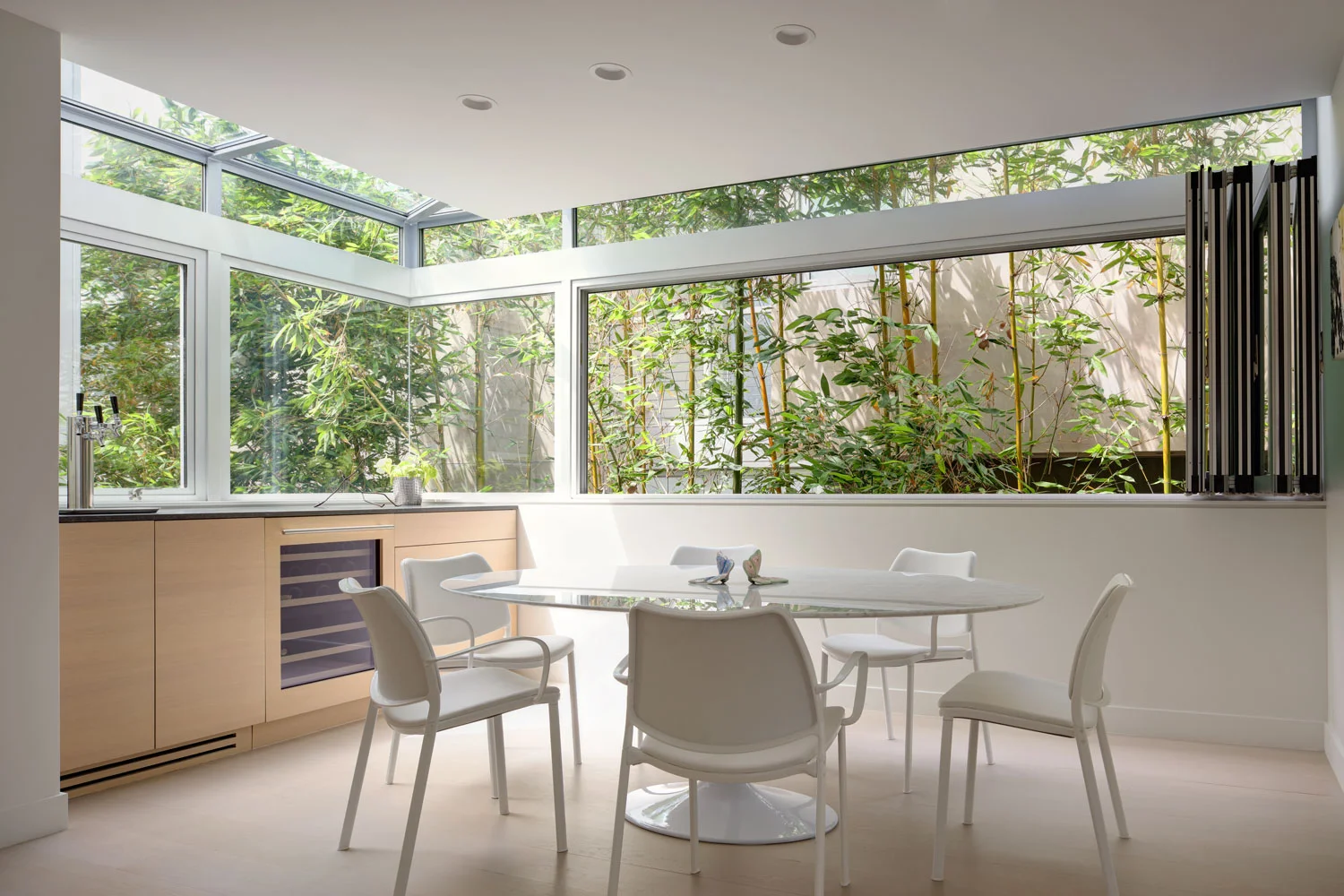 silicon-bay-contemporary-dining-room-retractable-windows.jpg