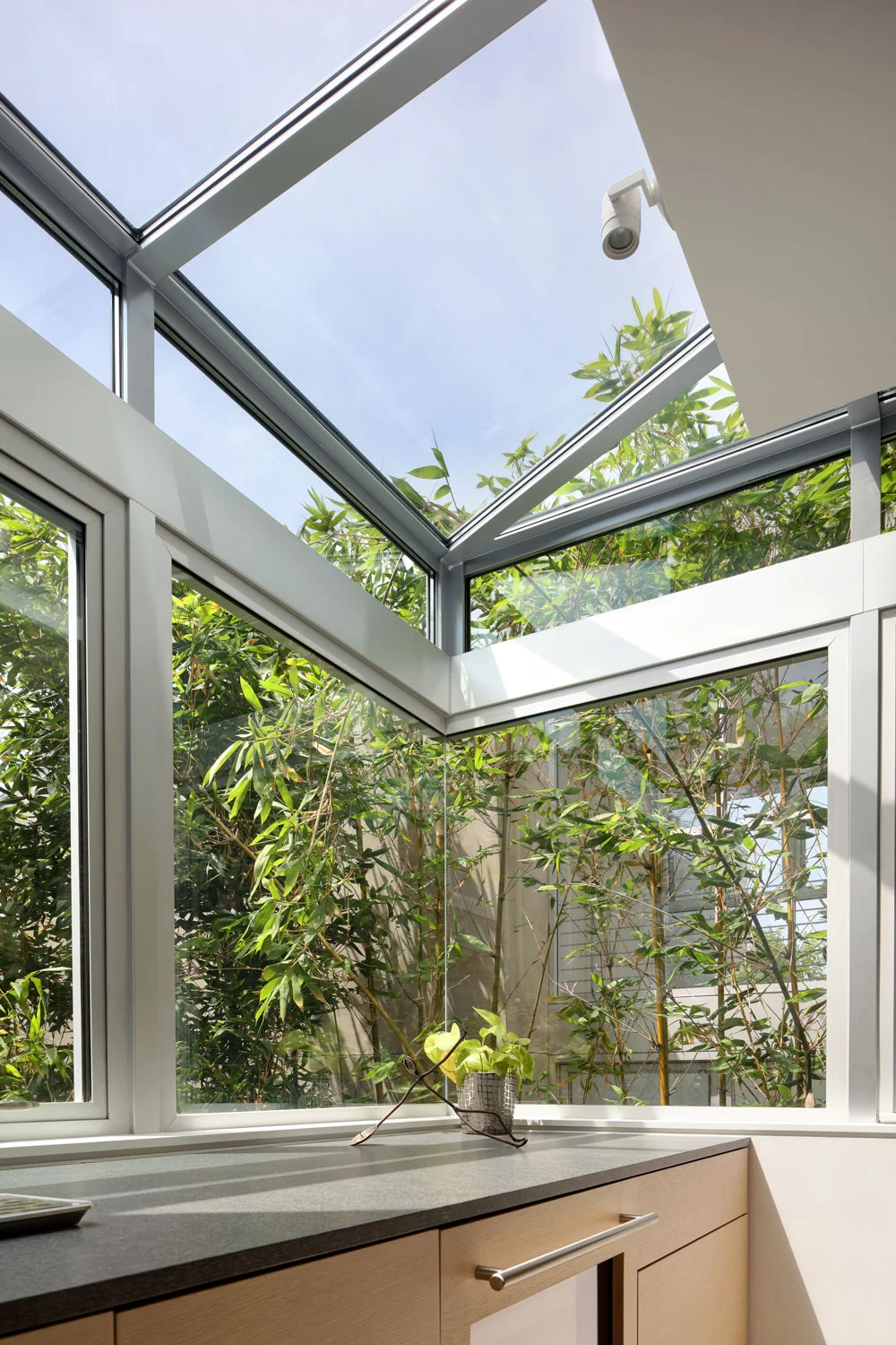 modern-garden-window-silicon-bay.jpg