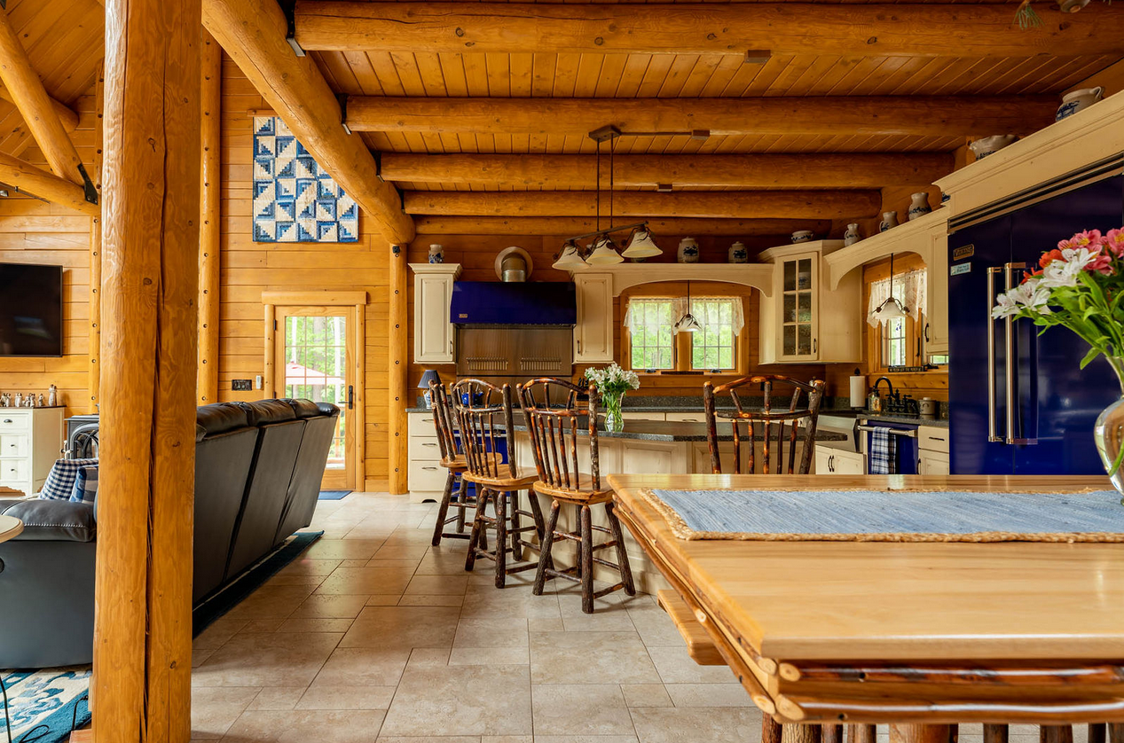 Custom NH Dining to Kitchen