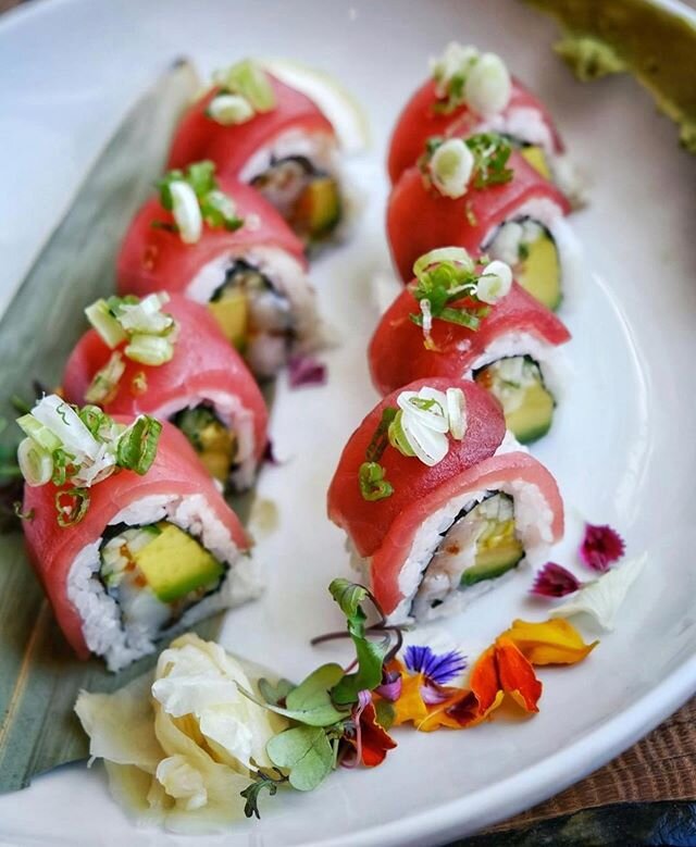⁣⁣⠀
Sunshine Roll 🍱🍣 I  Red tuna, BC Tuna, tobiko, avocado, cucumber, green onion.⠀
⠀
One things for shore! Tonight's dinner plans are sorted 🍣🍱 @sakutoronto available for #takeout &amp; #delivery ⠀
⠀
📷 credit @eatnmingle #saku #sushiTO #takeout