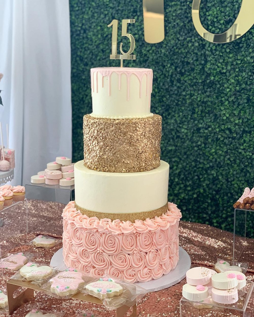 Cake/Photo by: Treats &amp; Co