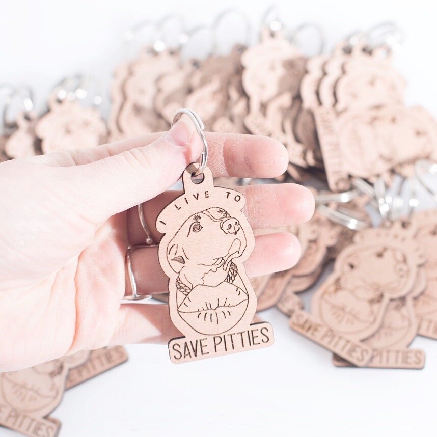 cut_etched_cherry_wood_keychain_gift_for_dog_pitbull_pittie_lovers.JPG