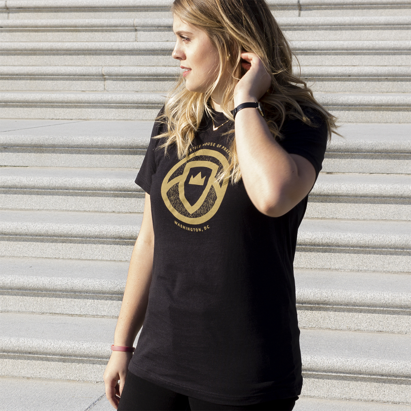 t-shirt-model-1.jpg