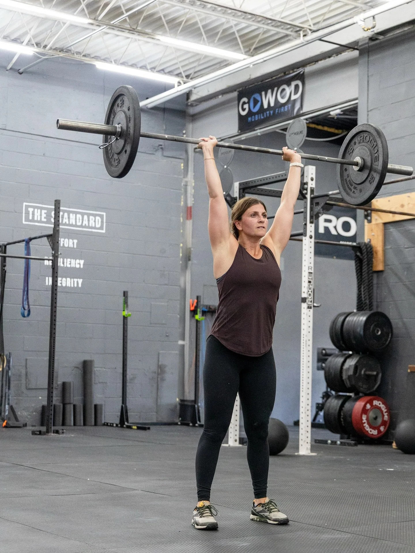 Rise and grind &mdash; it&rsquo;s Monday.
Set the tone for the whole week today.

#highcaliberstrength #gym #fitness #workout