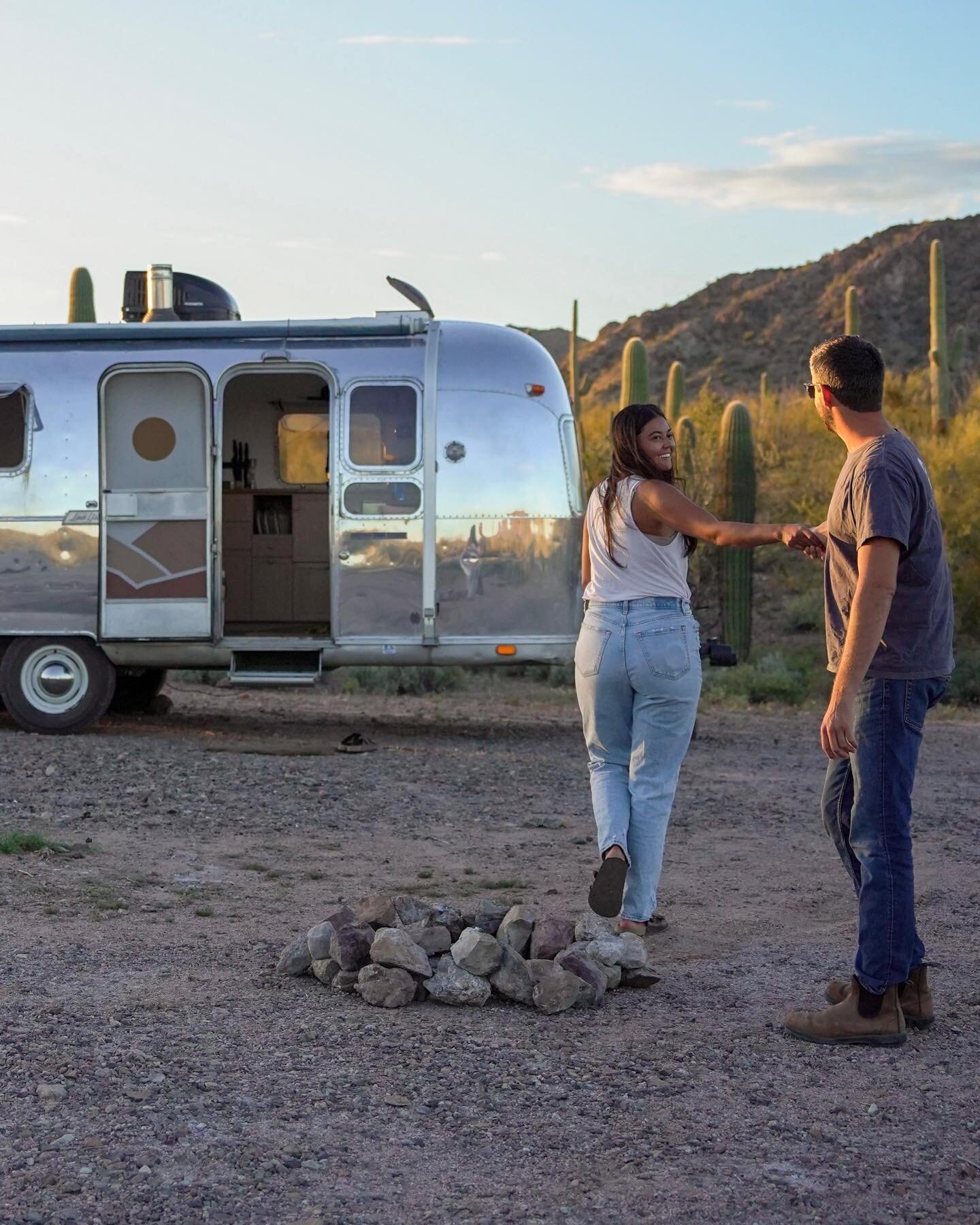 Photo dump from this spring while we were still in Arizona&mdash;when the desert was in it&rsquo;s early blooming stage and right before my allergies fully kicked into overdrive 😵&zwj;💫 

#airstream #airstreamlife #camperlife #airstreamliving #home