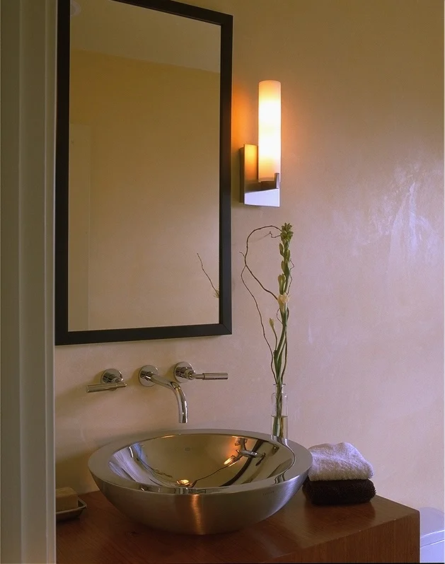 455 Bathroom.jpg