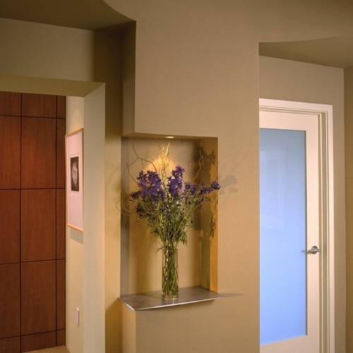 455 Foyer to Liv Rm.jpg