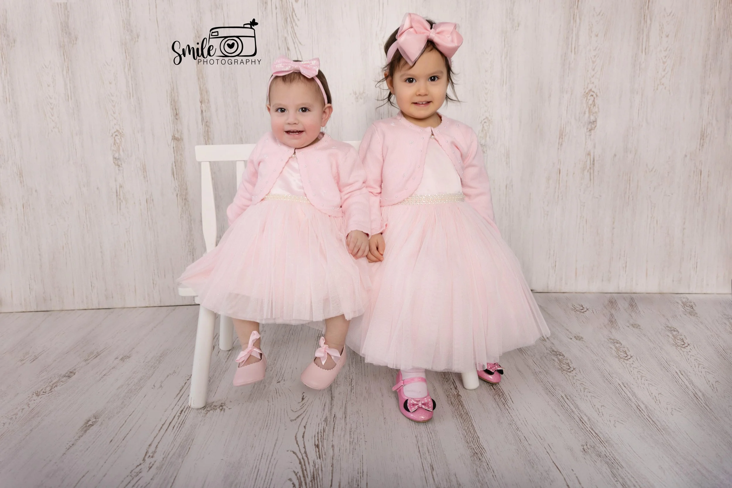  Baby girl Ava cake smash session in New Jersey photography studio first birthday 