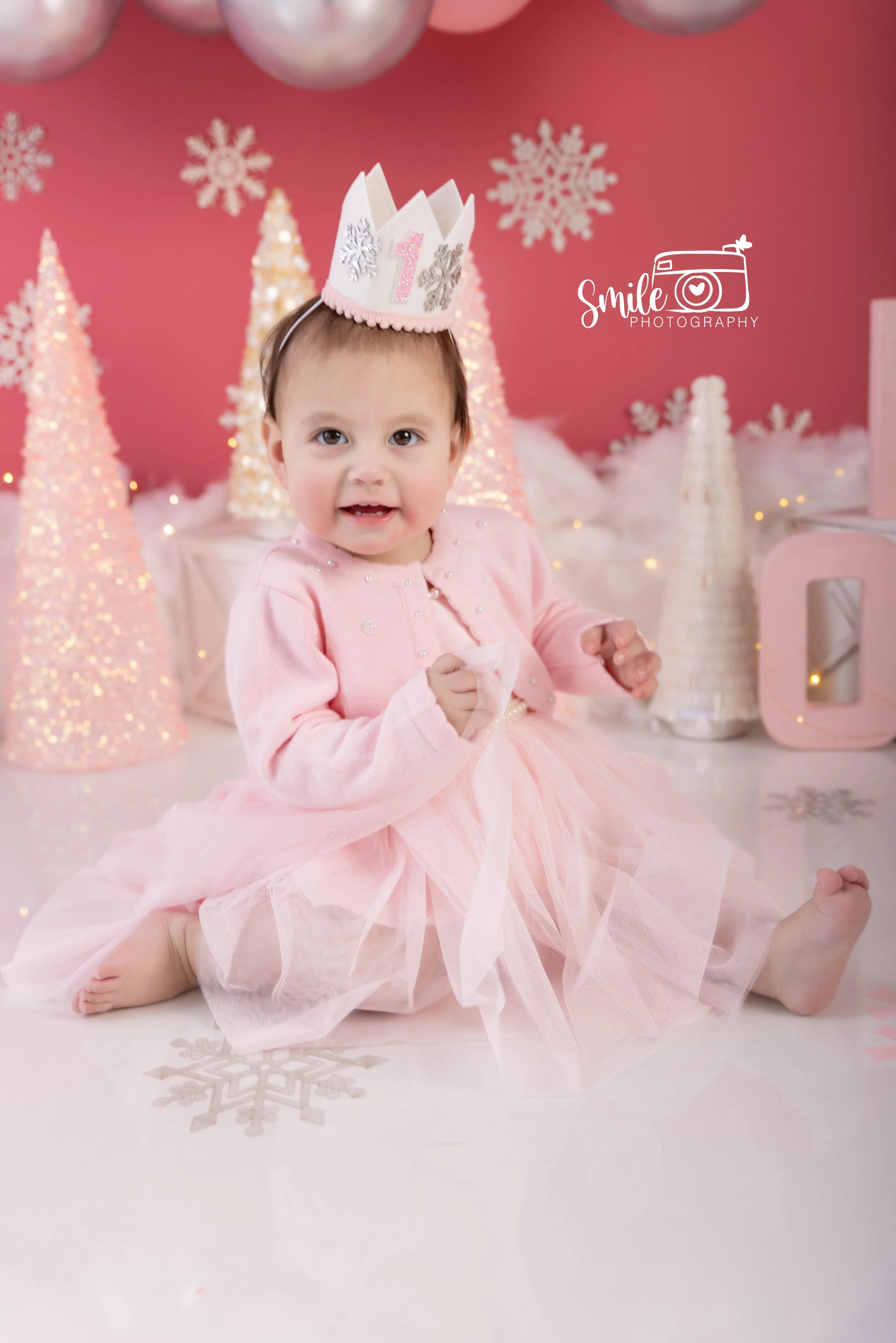  Baby girl Ava cake smash session in New Jersey photography studio first birthday 