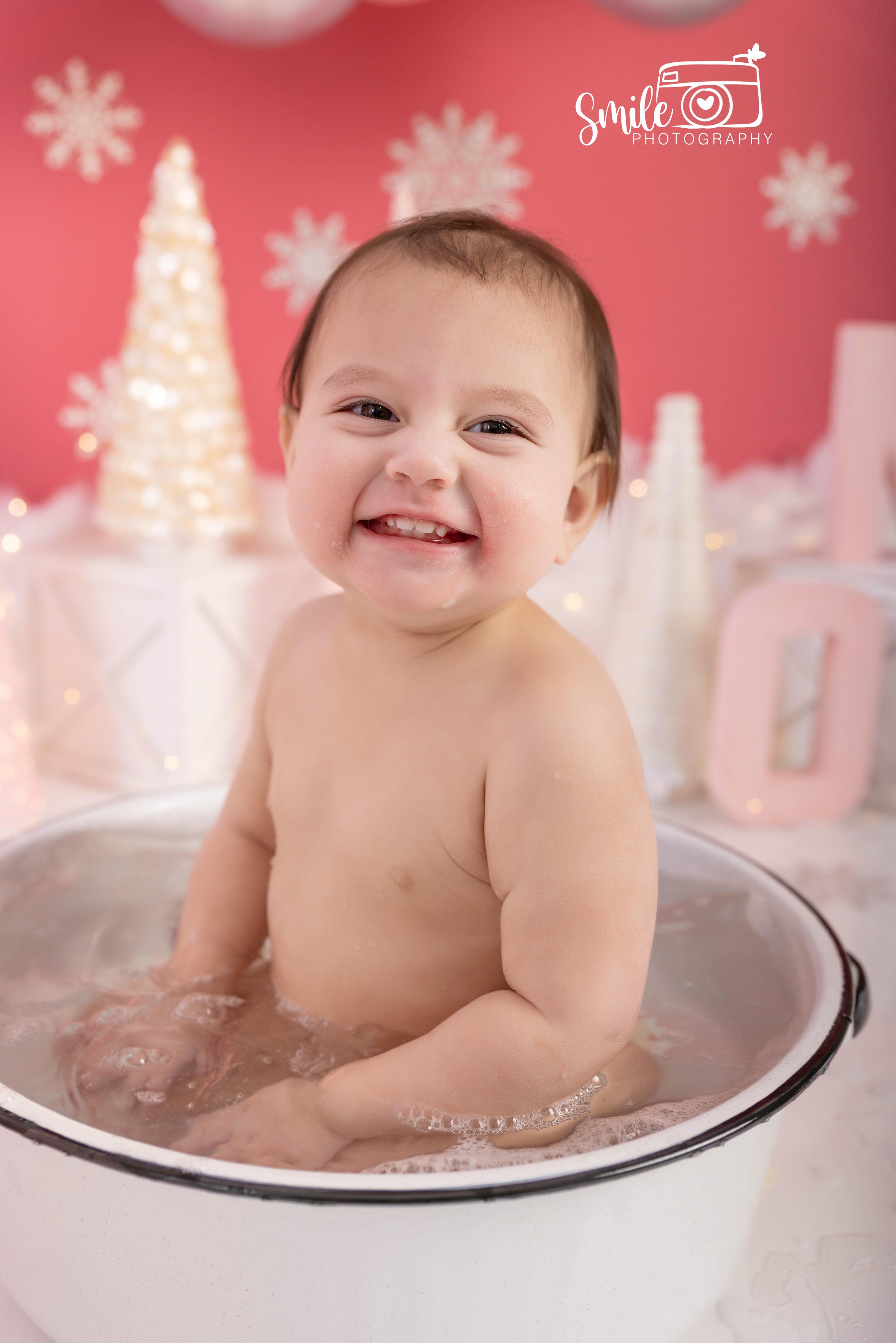  Baby girl Ava cake smash session in New Jersey photography studio first birthday 