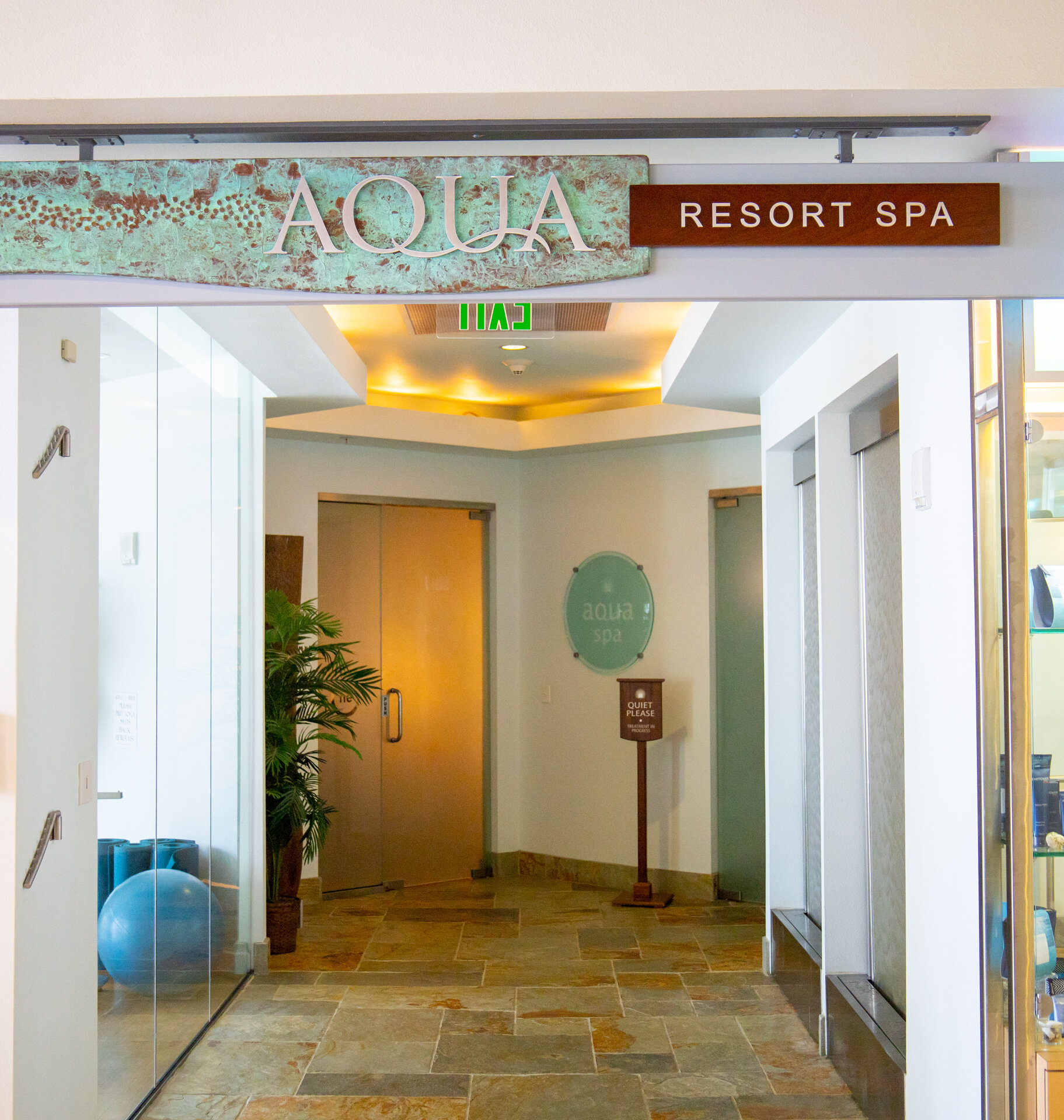 ✨Relaxation this way...
➡ Visit the link in our bio to view our spa services and book your spa day at Aqua Spa.