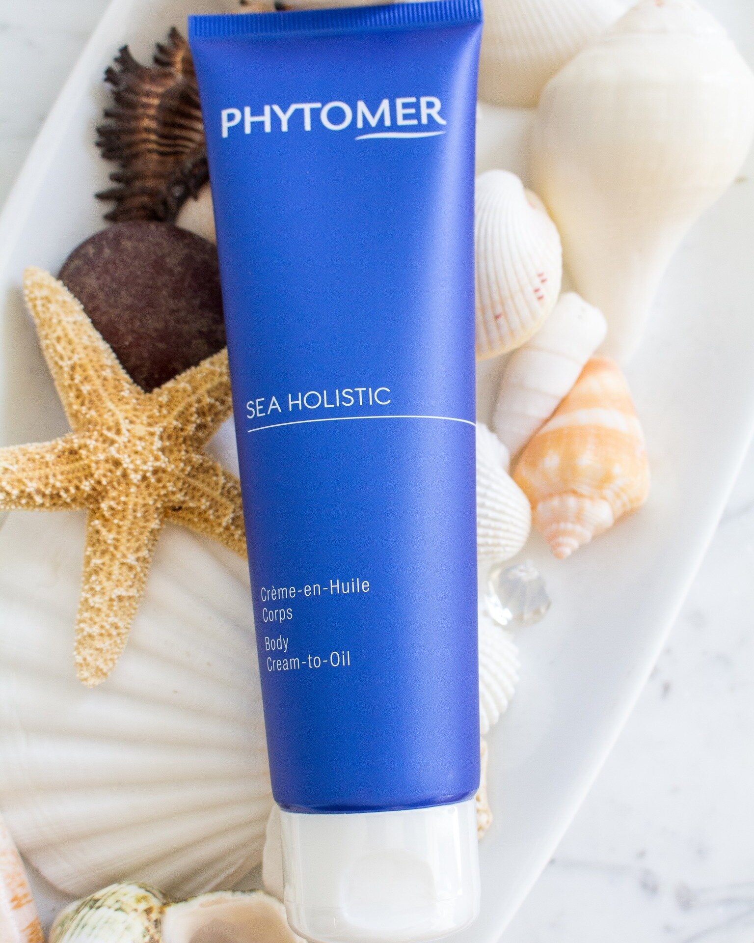 Experience heightened well-being when you drench your skin in one of our favorite moisturizers, Sea Holistic Body Cream. This rich and generous moisturizer melts onto the skin and transforms into a nourishing light oil with a soft and satiny ﬁnish.

