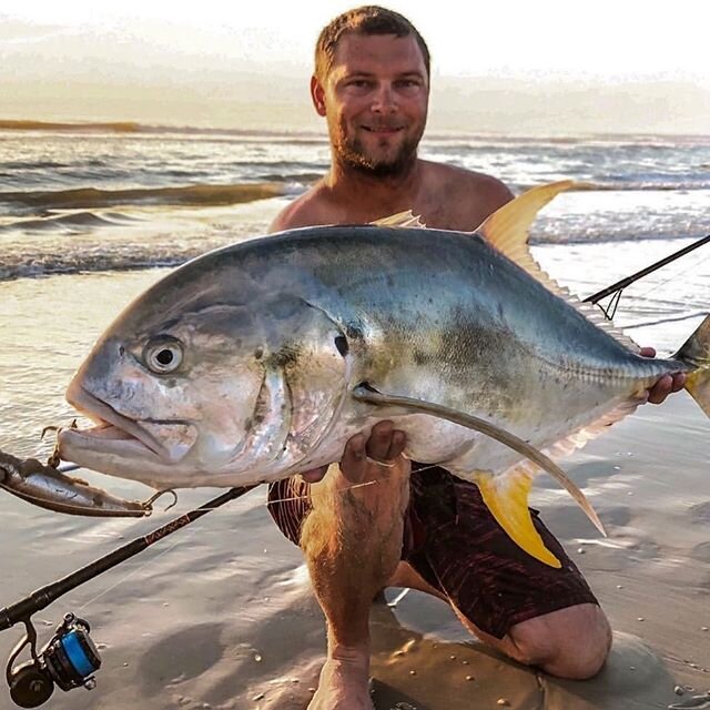 @captaustincampbell locking down on some powerful stuff in his local waters. Check him out if you&rsquo;re looking to get out #whenthismessisover

#professionalguide #fishing #florida #saltwaterfishing #jacktrevally #tarpon #redfish #snookfishing #ge