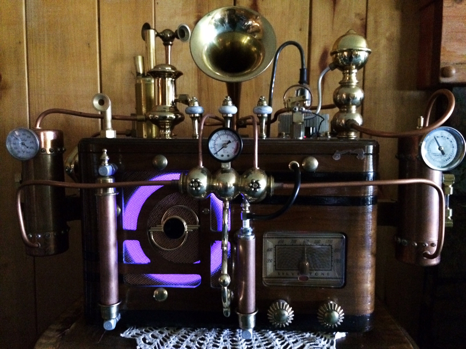 steampunk-alcohol-radio-lights-front.JPG
