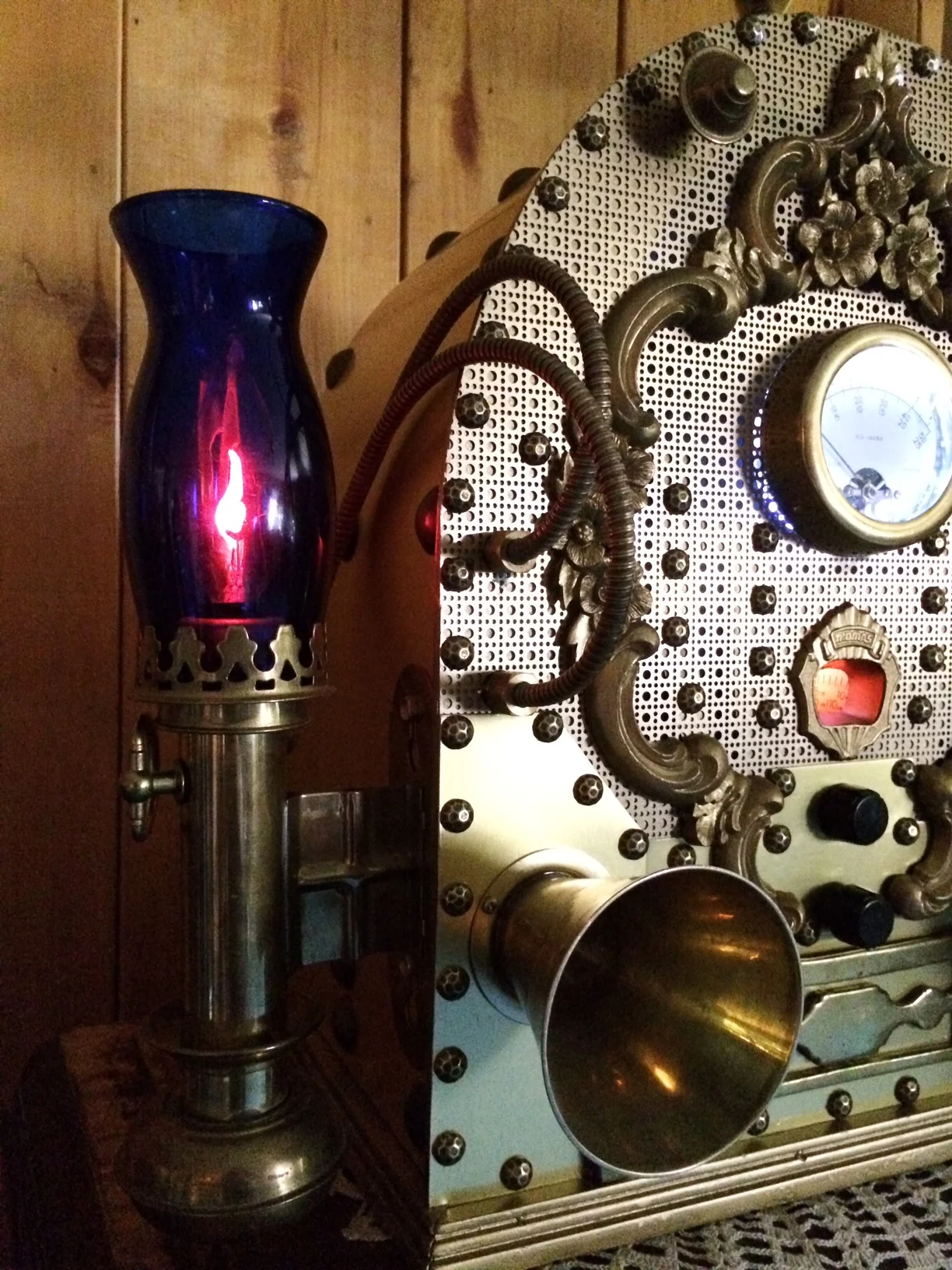 Steampunk-Art-Deco-Brass-Cathedral-Radio-Burner-Detail.JPG