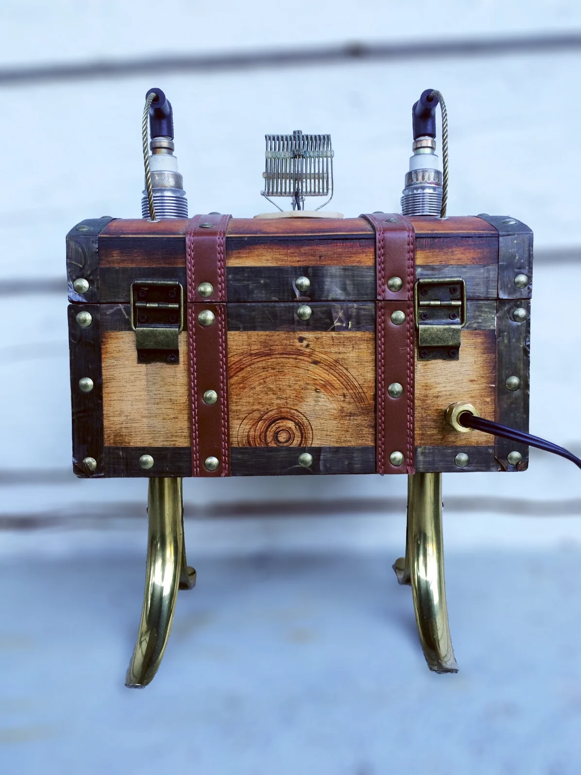 Steampunk-Wooden-Chest-Radio-Art-Back.JPG