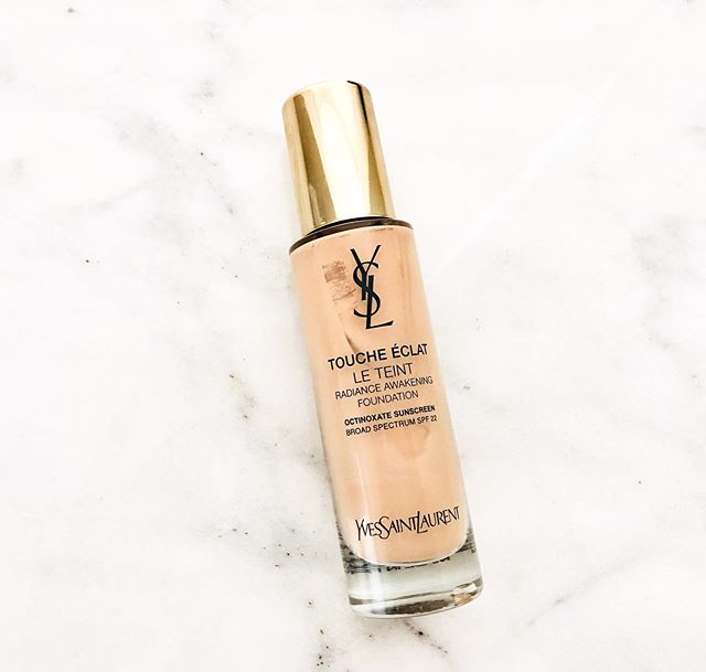 YSL TOUCHE &Eacute;CLAT FOUNDATION IN 2019 🤔

So, I sort of jumped on the boat super late on this one, but better late than never right?! APPLICATION
For the past 3 weeks, I&rsquo;ve been using a damp beauty blender to apply this foundation. I opted