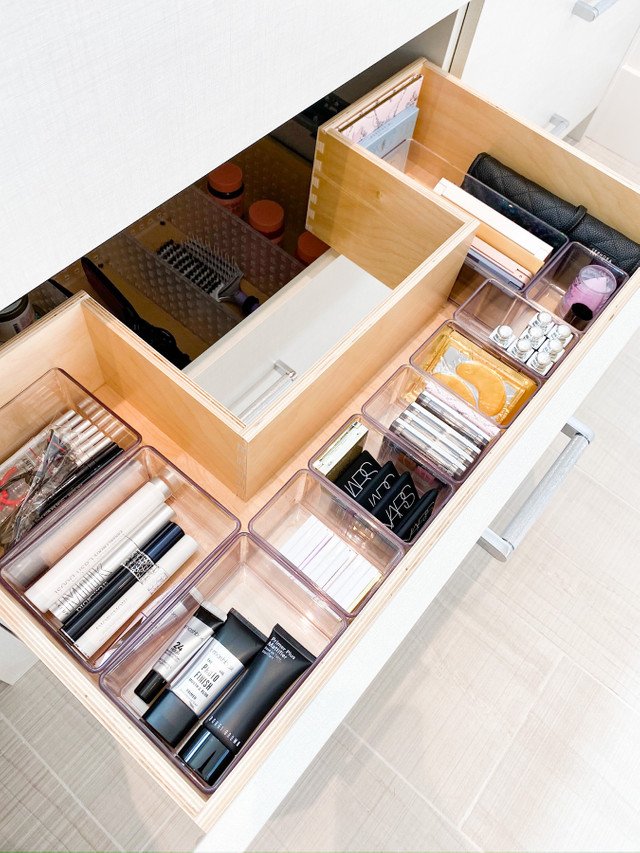 lifeinjeneral does mens bathroom drawer organization so well. Would your  husband keep this o…