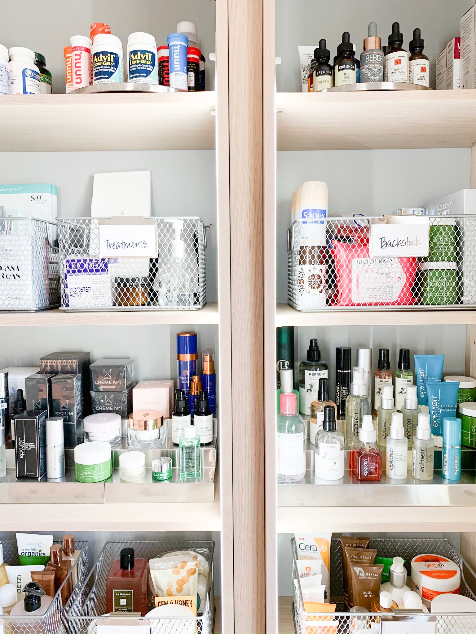 Supplies, tips and ideas for organizing bathroom drawers and