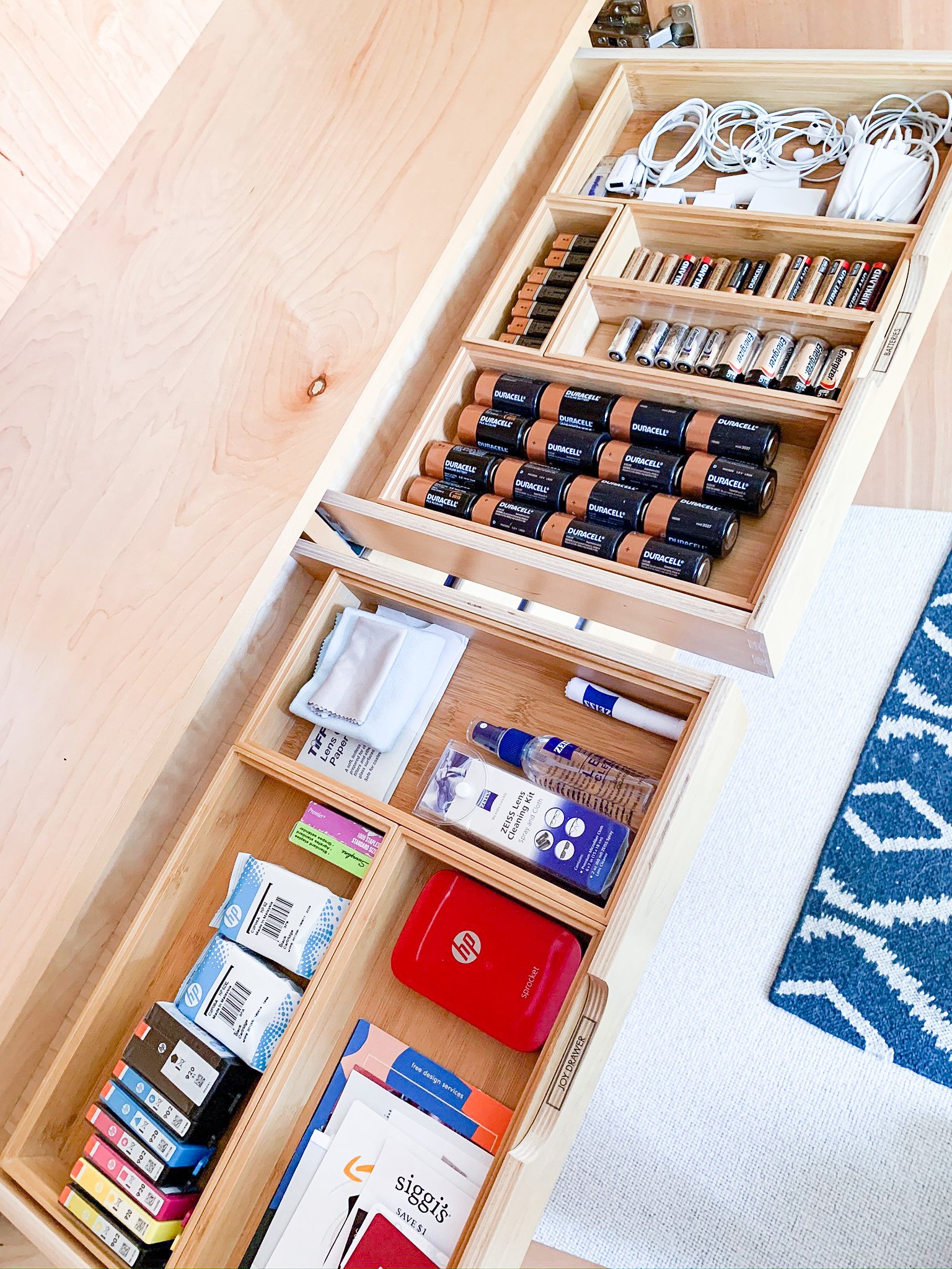 Staying Organized, THE JUNQ DRAWER