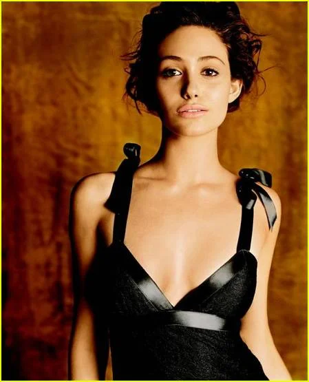 emmy-rossum-marie-claire02.jpg