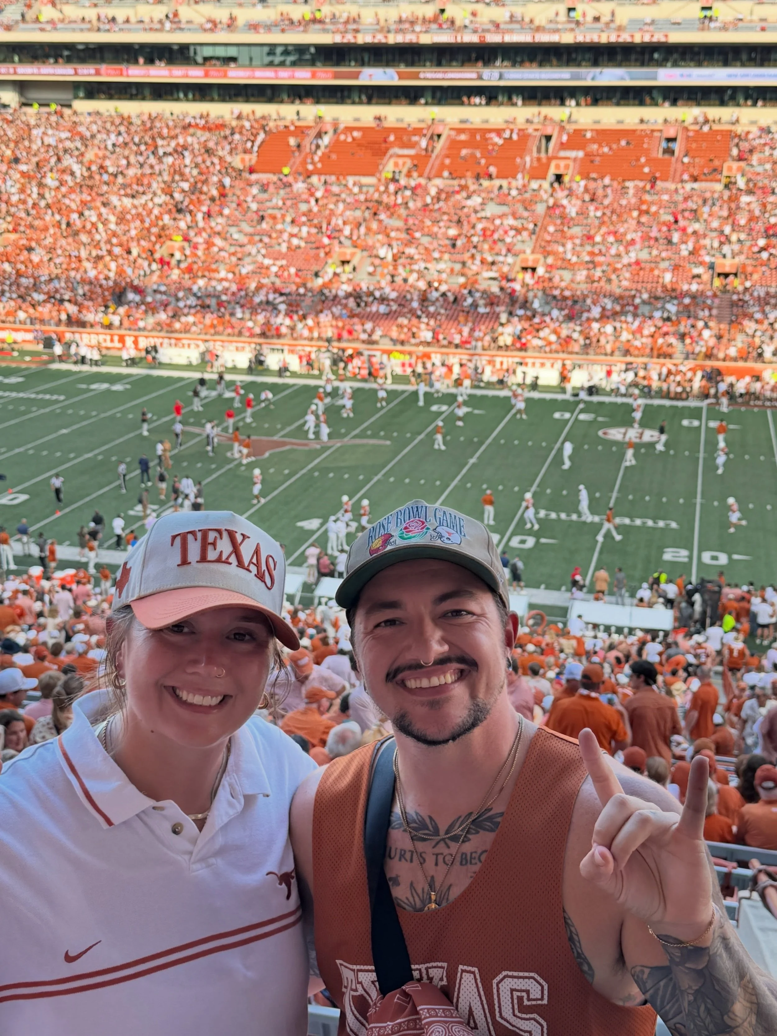 We totally stayed until the end of the game and don&rsquo;t at all regret leaving in the third quarter. 🙂&zwj;↕️😮&zwj;💨 

[ Austin Texas, Austin creator, Austin content creator, Austin lifestyle, Austin local, things to do in Austin, Austin events