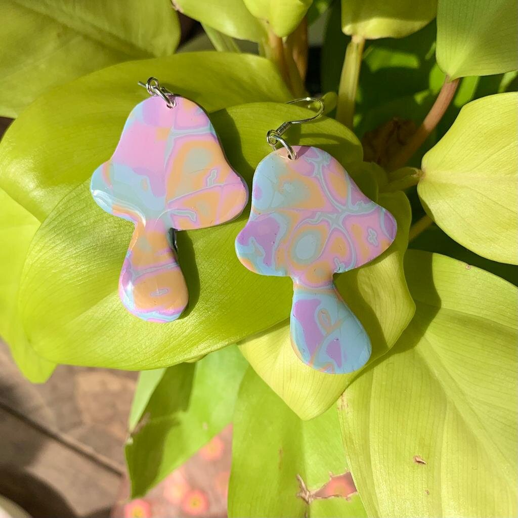 resin mushroom leaf.jpeg